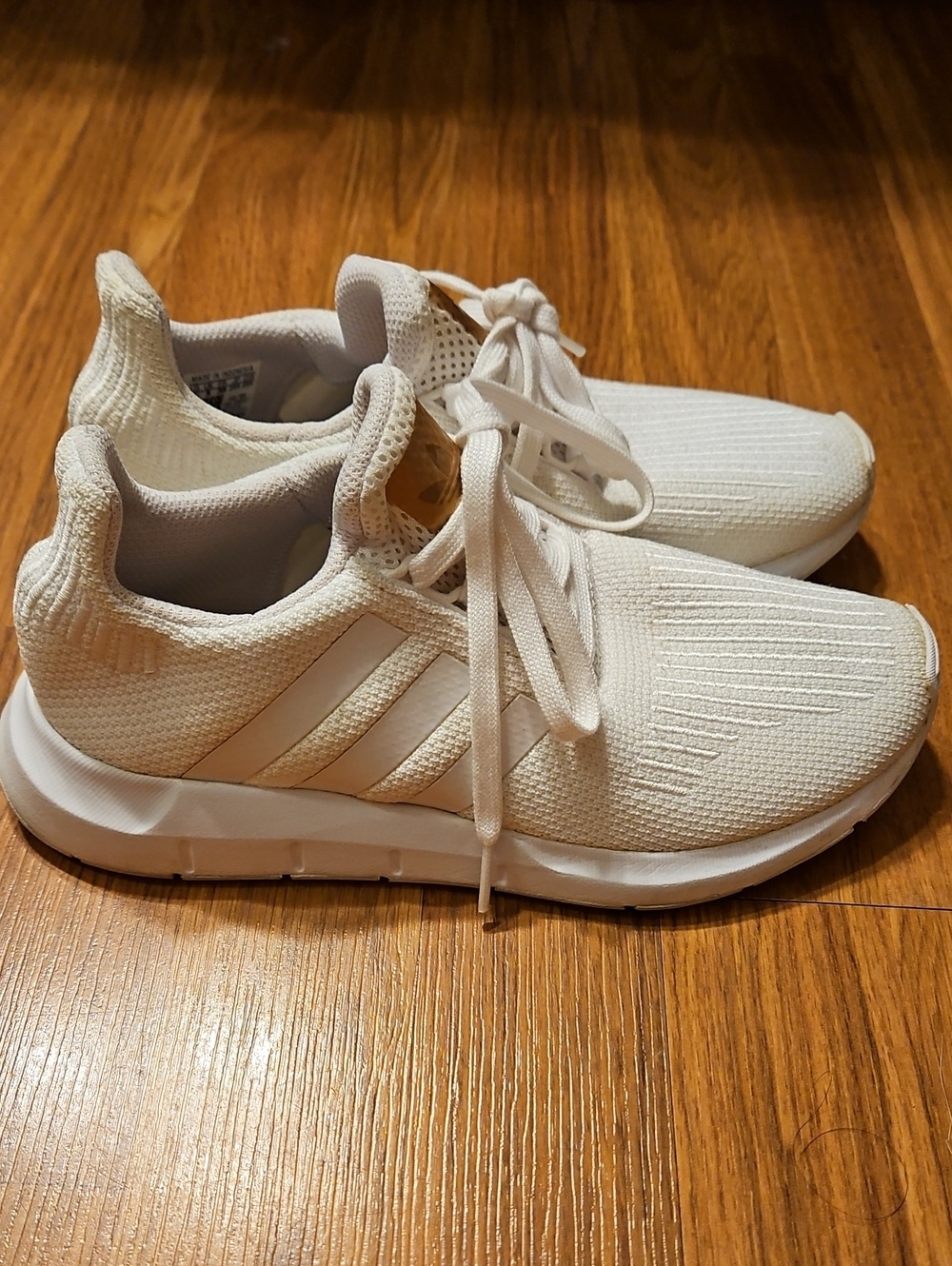 Adidas Swift Run Shoes With Metallic Copper Logo Size 6.5
